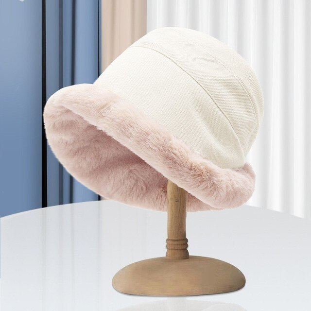 WinterWool Luxe Hat - Elegant and Warm for Winter