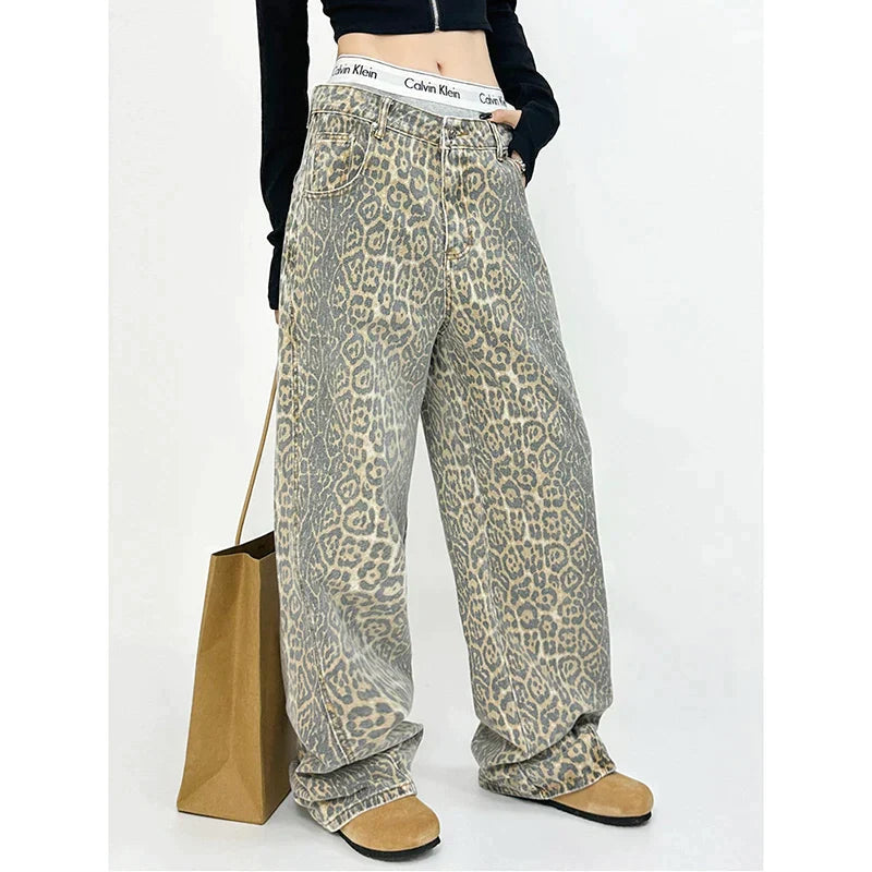 Fashionable Jeans with Trendy Leopard Print for Confident Style