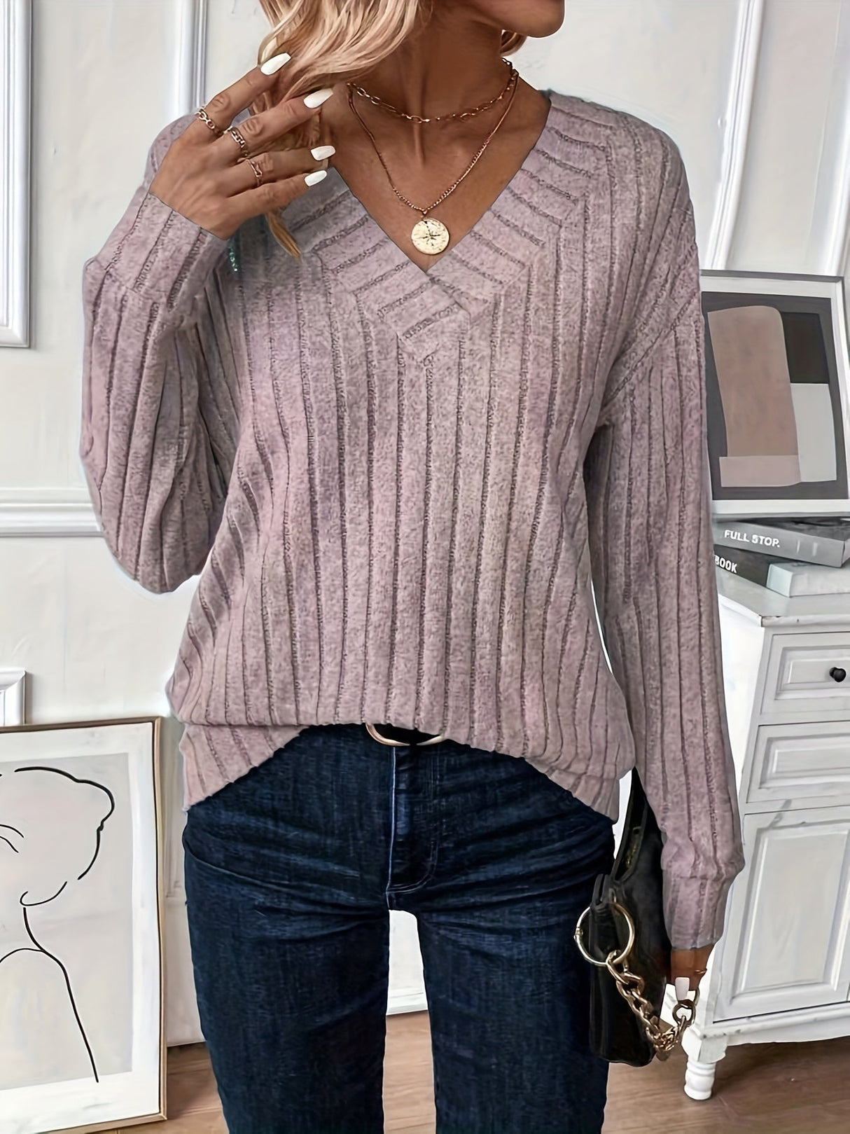 Classic Women's Sweater in Soft and Warm Material for Winter Days