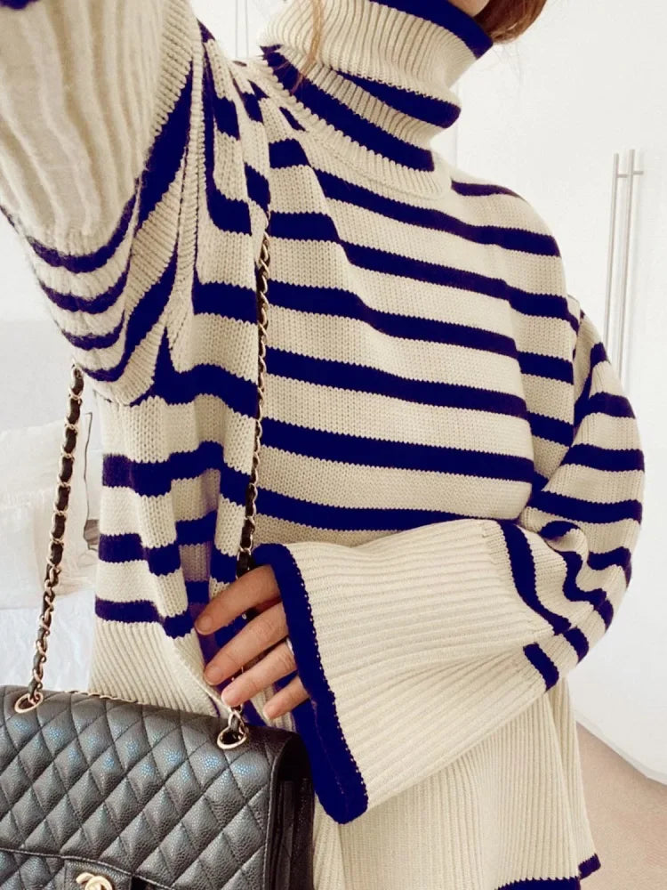 Striped Women's Sweater - Timeless and Comfortable for Every Season