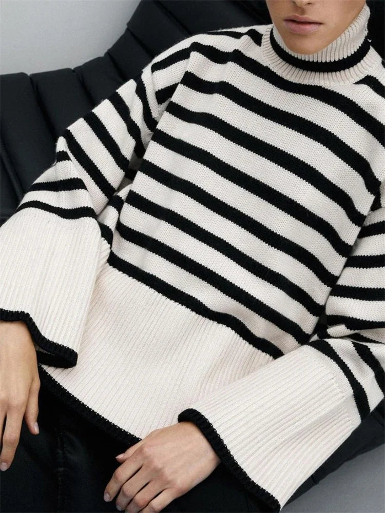 Striped Women's Sweater - Timeless and Comfortable for Every Season