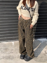 Fashionable Jeans with Trendy Leopard Print for Confident Style