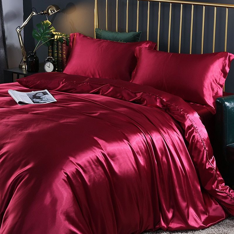 Luxurious 4-Piece Silk/Satin Bedding Set | Comfort and Temperature Regulation