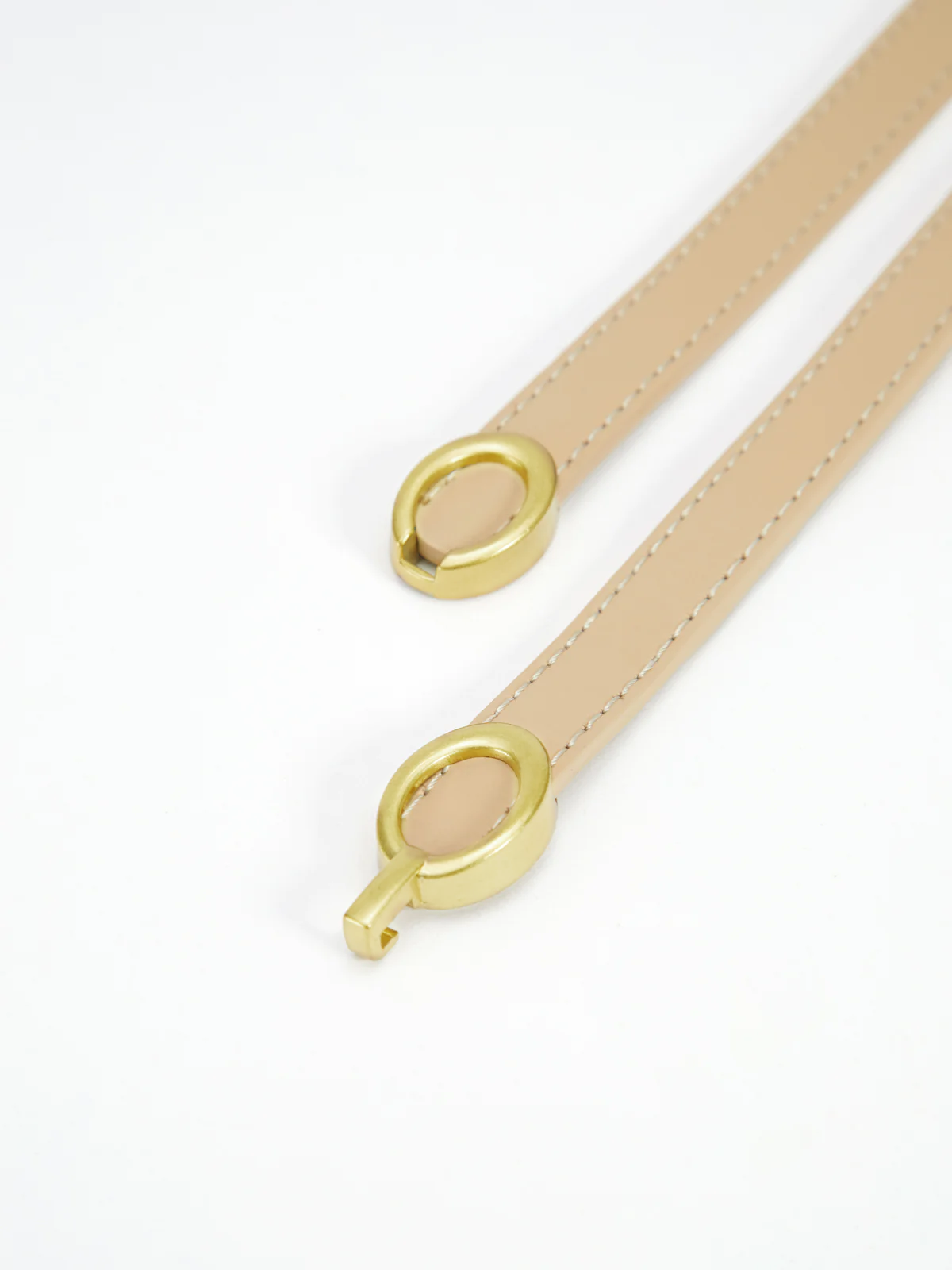 LuxeRing - Narrow Leather Belt with Ring Buckle for Women