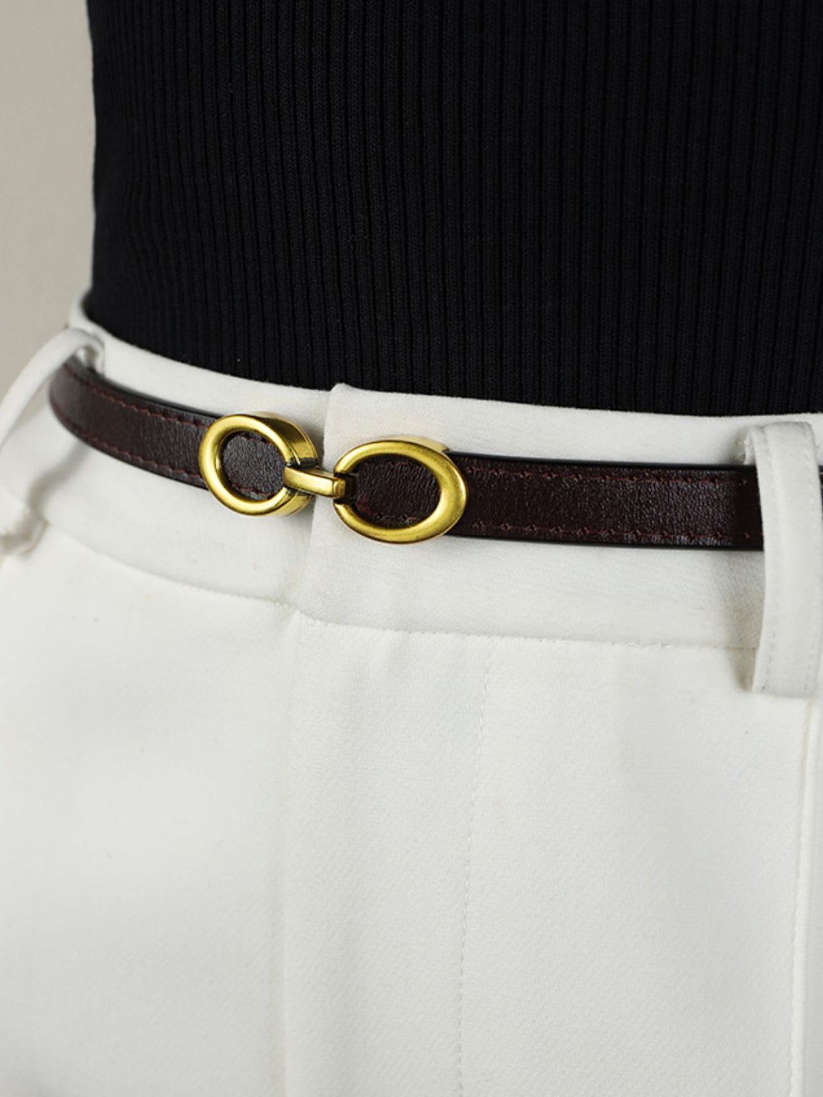 LuxeRing - Narrow Leather Belt with Ring Buckle for Women