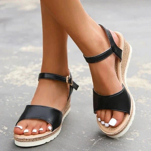 SoleLuxe - Stylish Orthopedic Sandals with Support