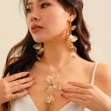 LeafElegance - Necklace and Earrings Set with Leaf-Shaped Pendants