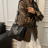 Luxury Leather Crossbody Bag - Elegant and Spacious Shoulder Bag