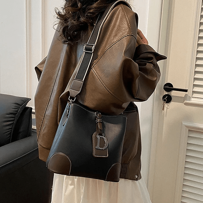 Luxury Leather Crossbody Bag - Elegant and Spacious Shoulder Bag